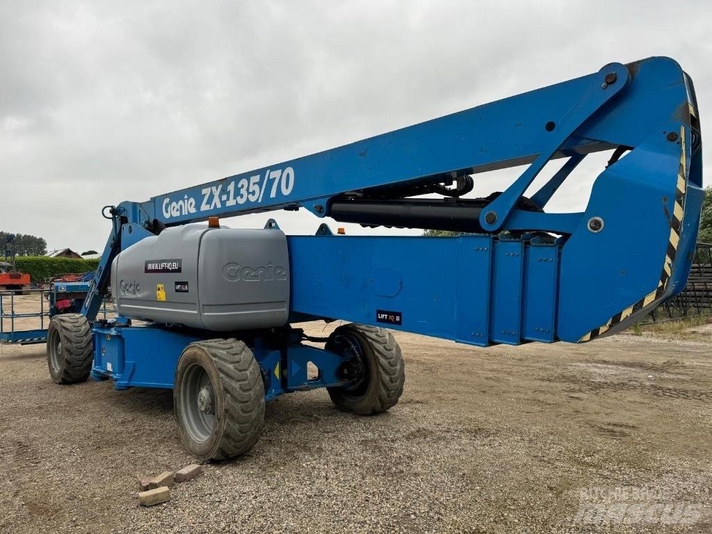 Genie ZX 135/70 رافعات سلة مفصلية