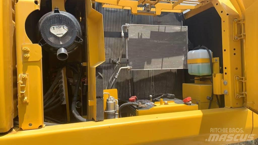 Komatsu PC 160 LC حفارات زحافة