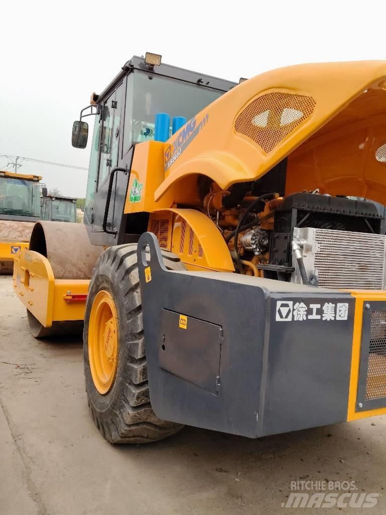 XCMG XS 203 J مداحل أحادية الأسطوانة