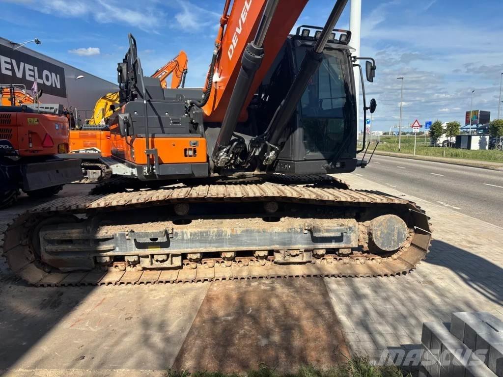 Develon DX300LC-7K حفارات زحافة