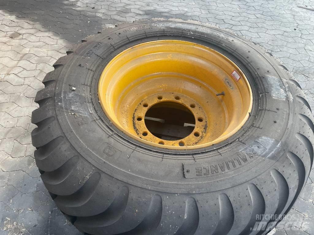 Alliance 600/55-26.5 الجرارات