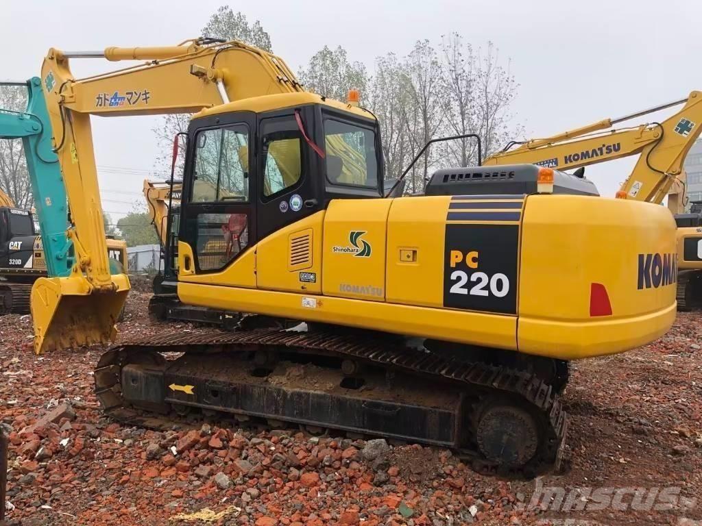 Komatsu pc220-7 حفارات زحافة