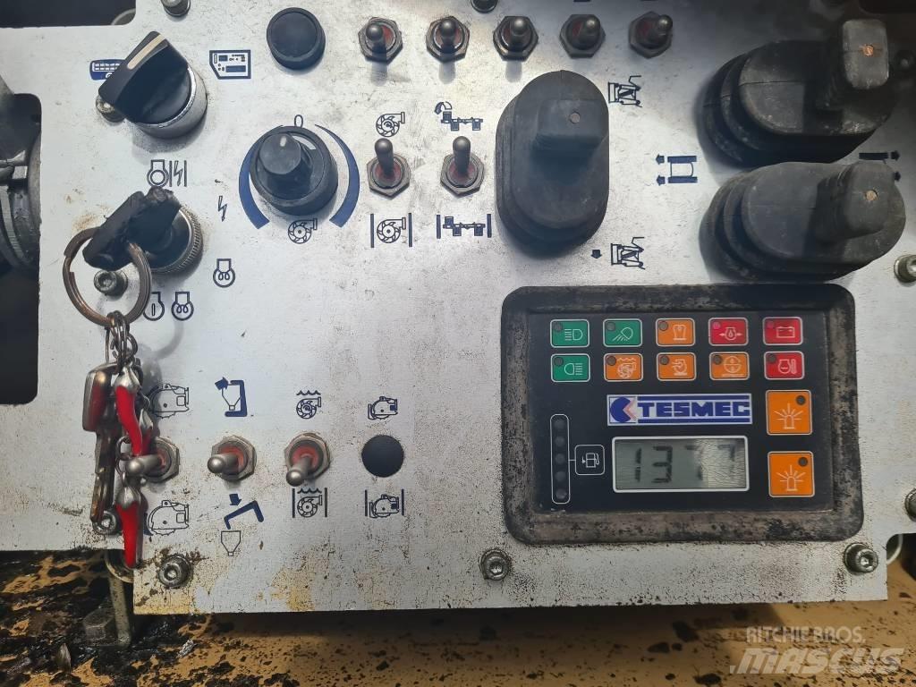 Tesmec 300 ماكينات حفر خنادق