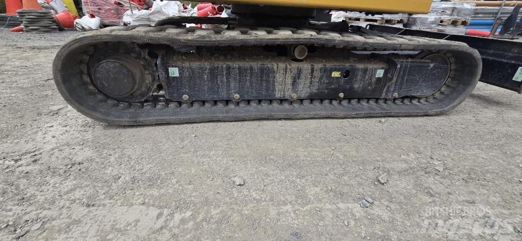 CAT 306 CR حفارات زحافة