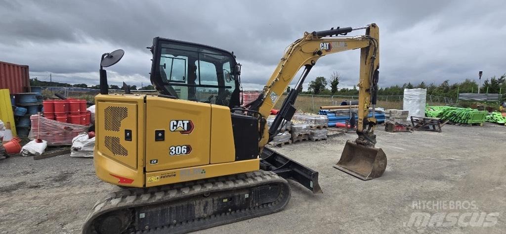 CAT 306 CR حفارات زحافة