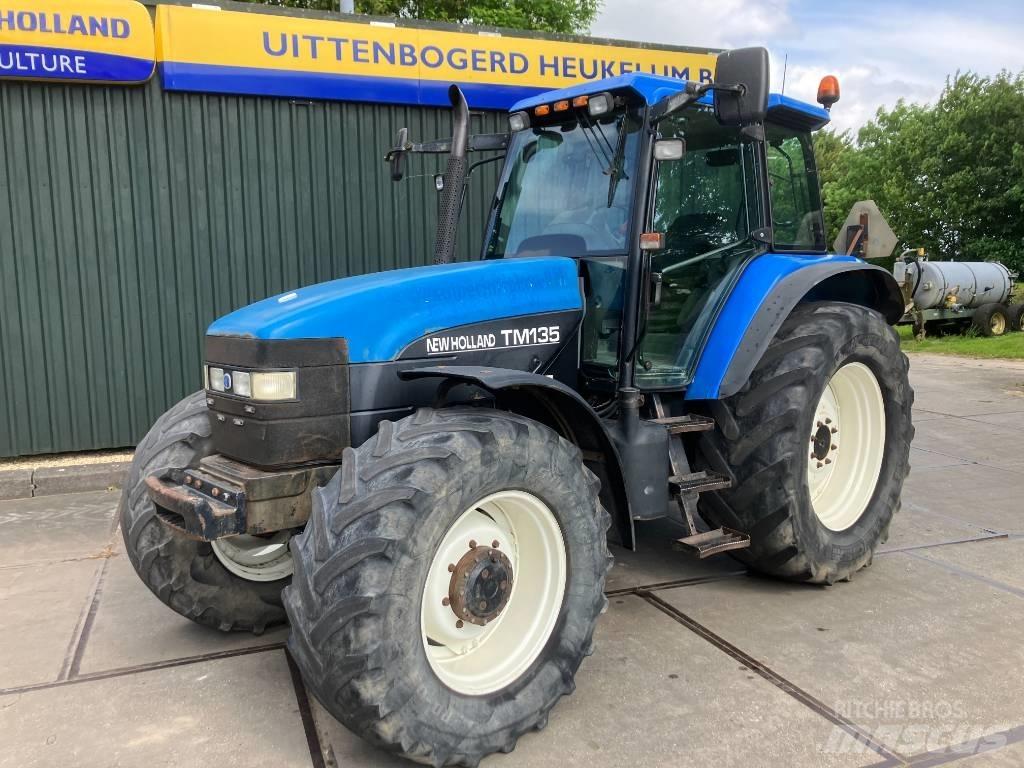 New Holland TM 135 الجرارات