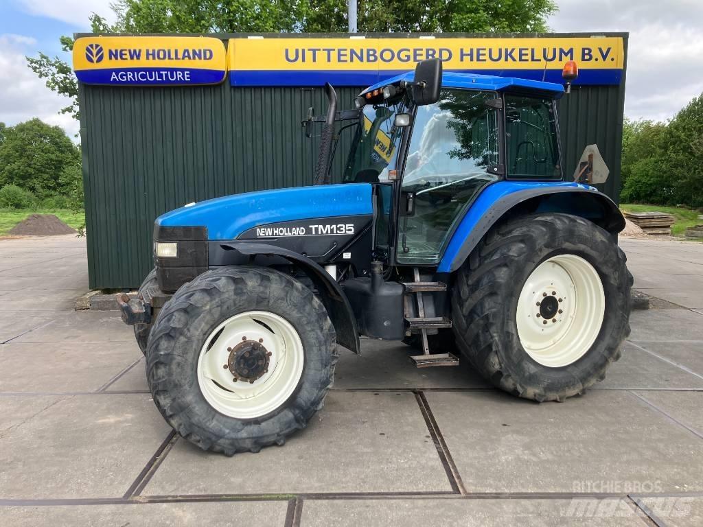 New Holland TM 135 الجرارات