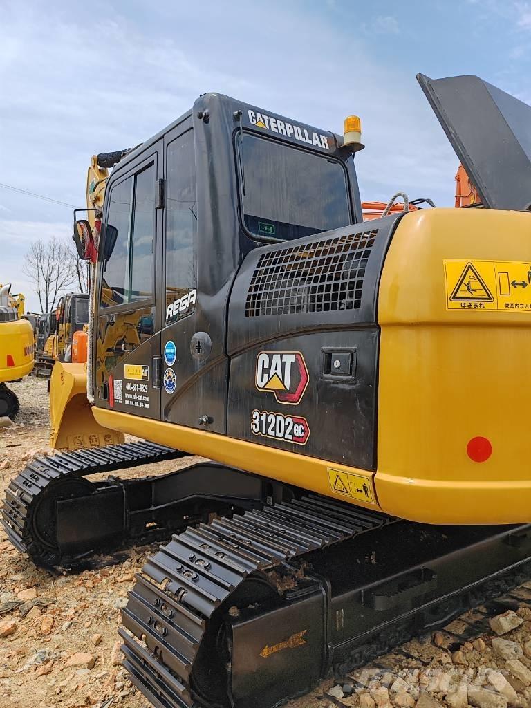 CAT 312 حفارات زحافة