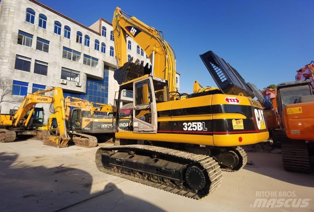 CAT 325 B L حفارات زحافة