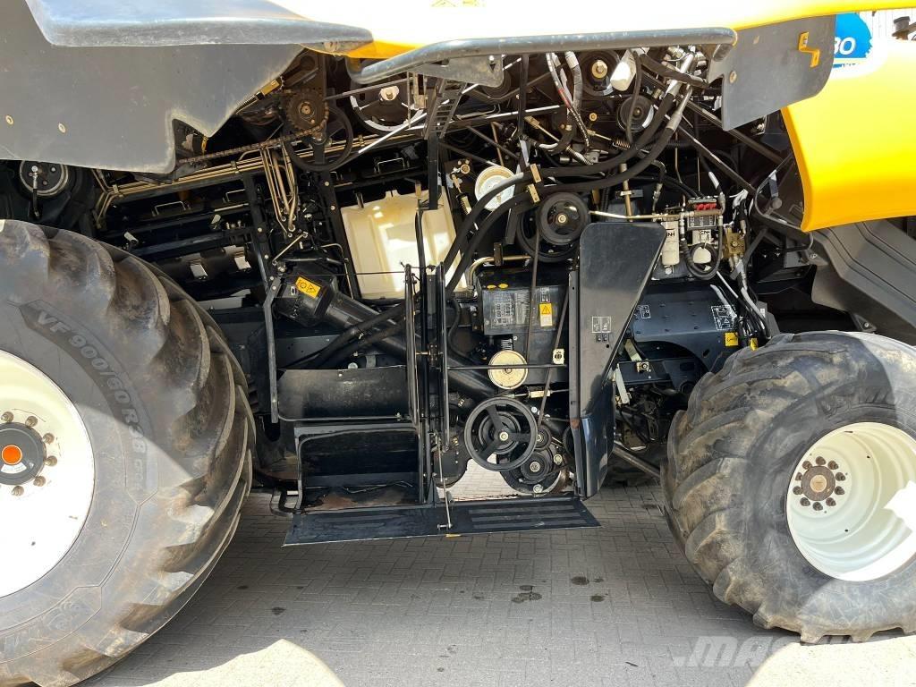 New Holland CR 8.80 حصادات