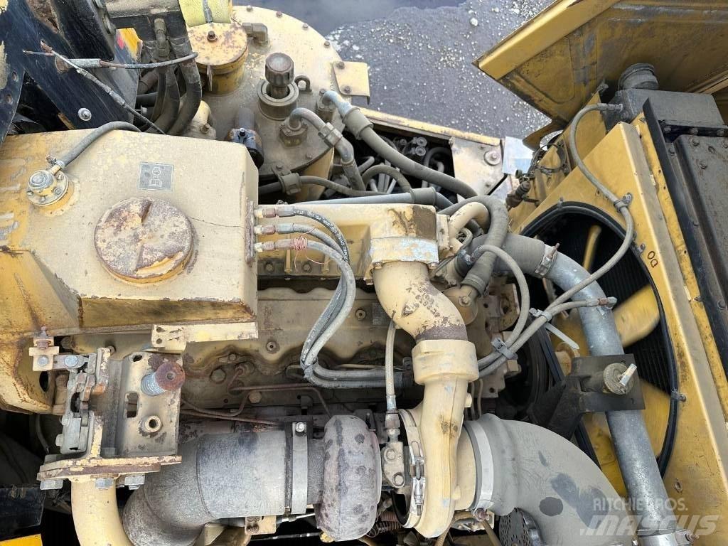 CAT D 300 E ساحبات مفصلية