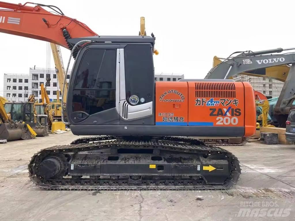 Hitachi ZX 200 حفارات زحافة