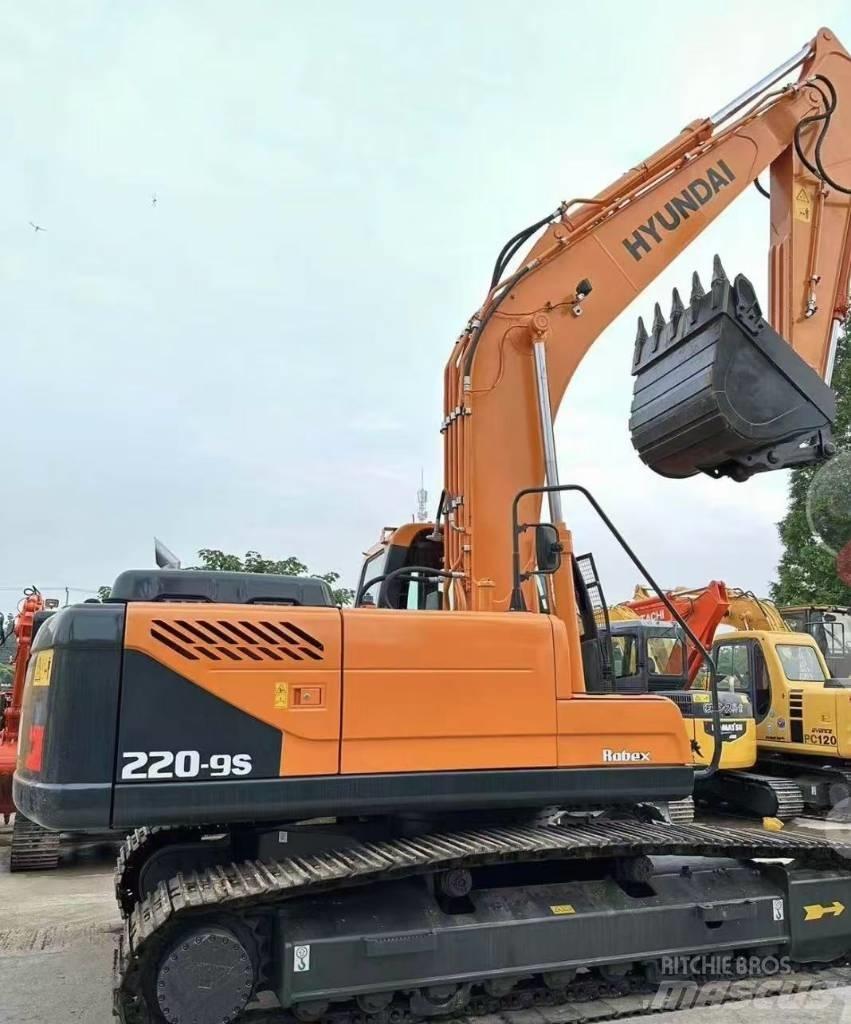 Hyundai 220-9 حفارات زحافة