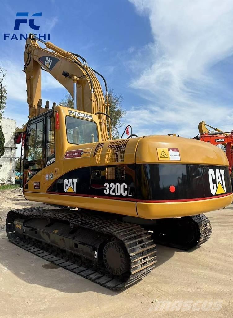 CAT 320 C L حفارات زحافة