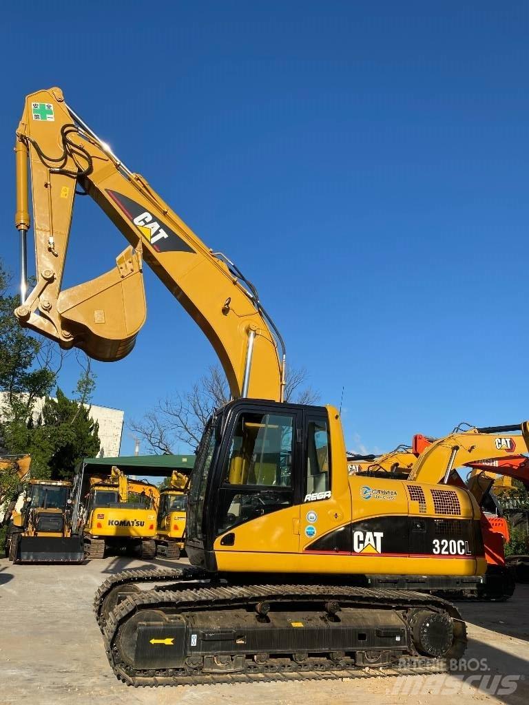 CAT 320 C L حفارات زحافة