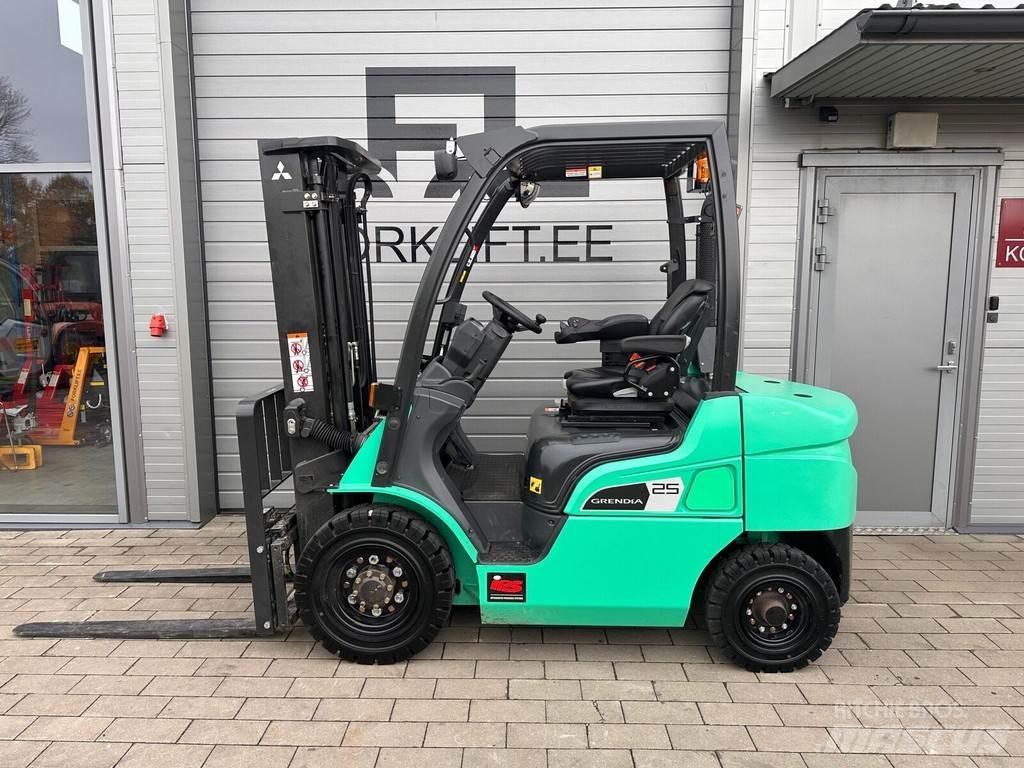 Mitsubishi FD25N3 شاحنات الديزل