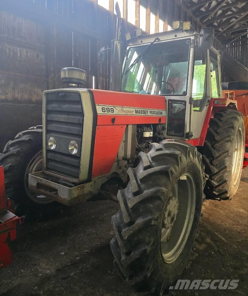 Massey Ferguson 699 الجرارات