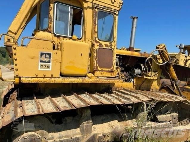 CAT D 7 G بلدوزرات مجنزرة
