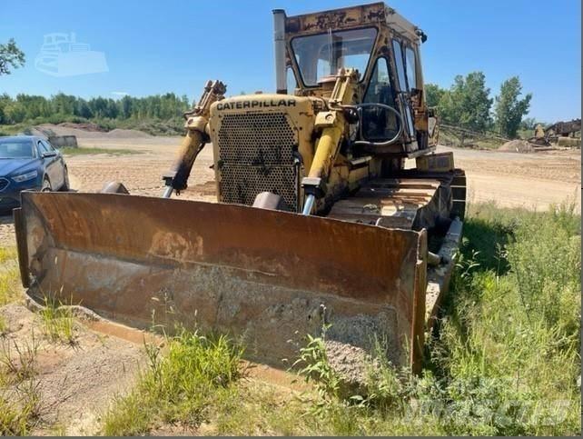 CAT D 7 G بلدوزرات مجنزرة