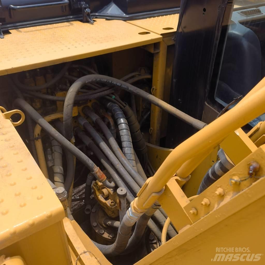 CAT 315 D2/15ton حفارات زحافة