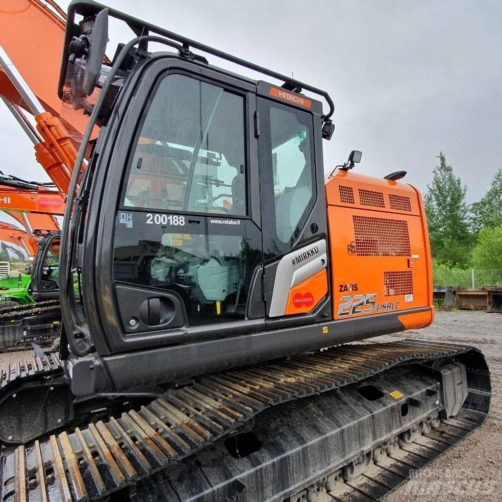 Hitachi ZX225USRLC-7 حفارات زحافة