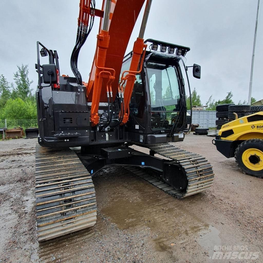 Hitachi ZX225USRLC-7 حفارات زحافة