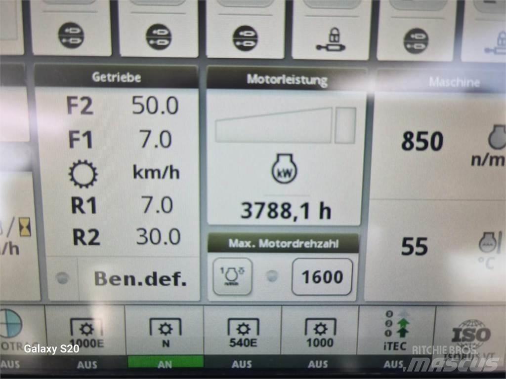 John Deere 6215R الجرارات