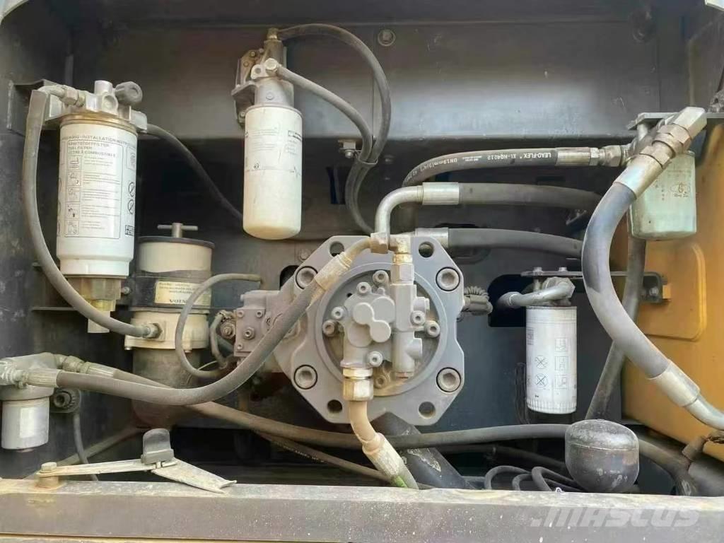 Volvo EC 350DL حفارات زحافة