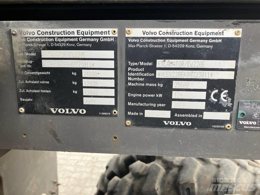 Volvo EW 220 E حفارات بعجل