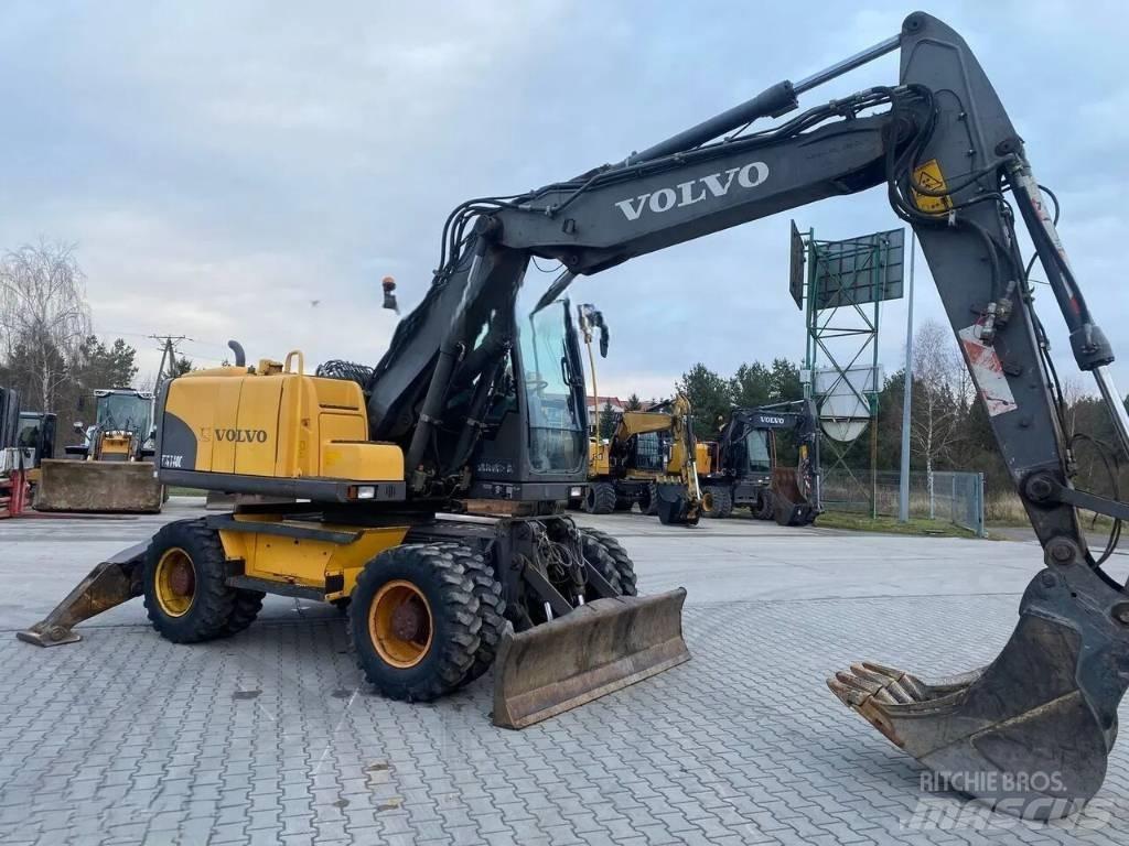 Volvo EW 140 C حفارات بعجل