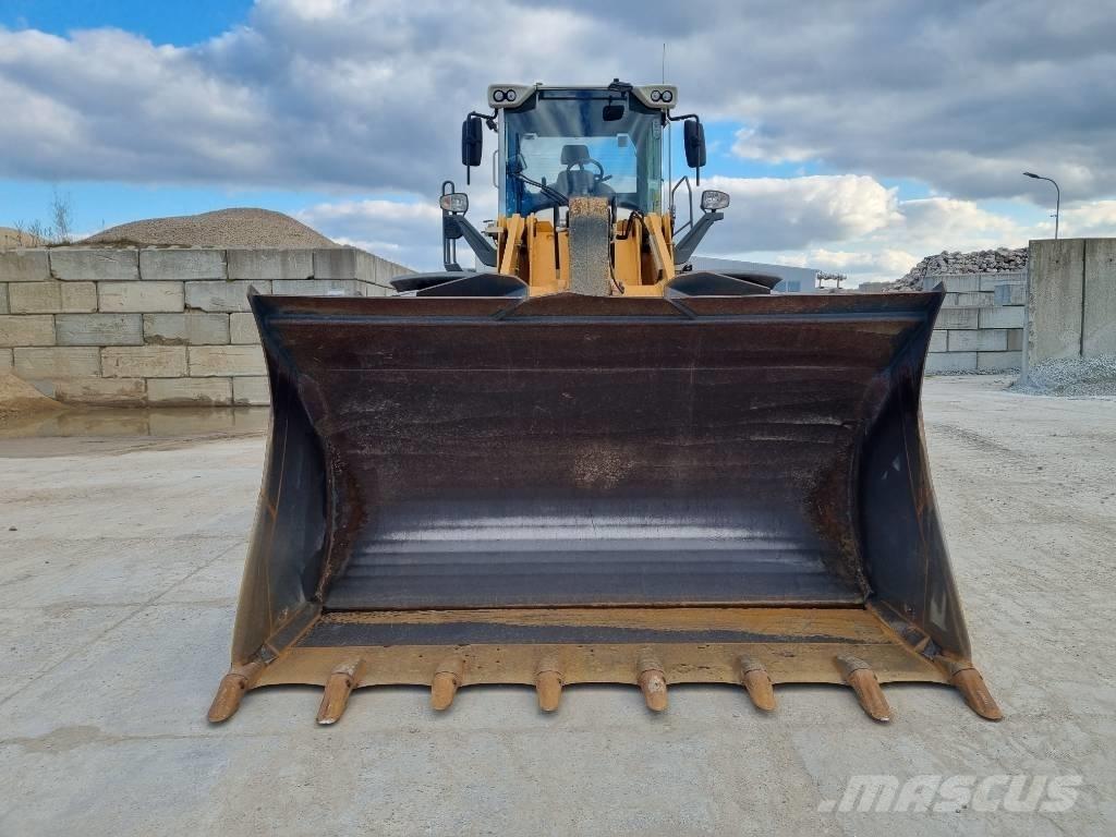 Liebherr 566 xpower لوادر بعجل