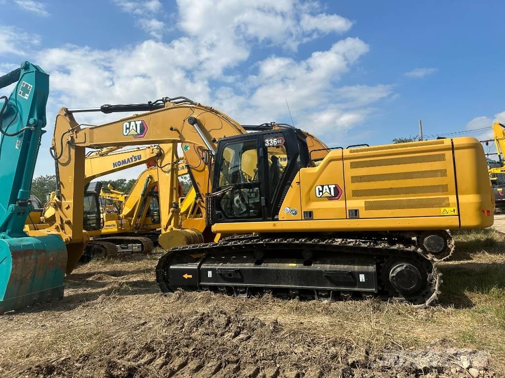 CAT 336 حفارات زحافة