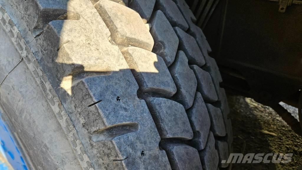 Kato SR250 رافعات الطرق الوعرة