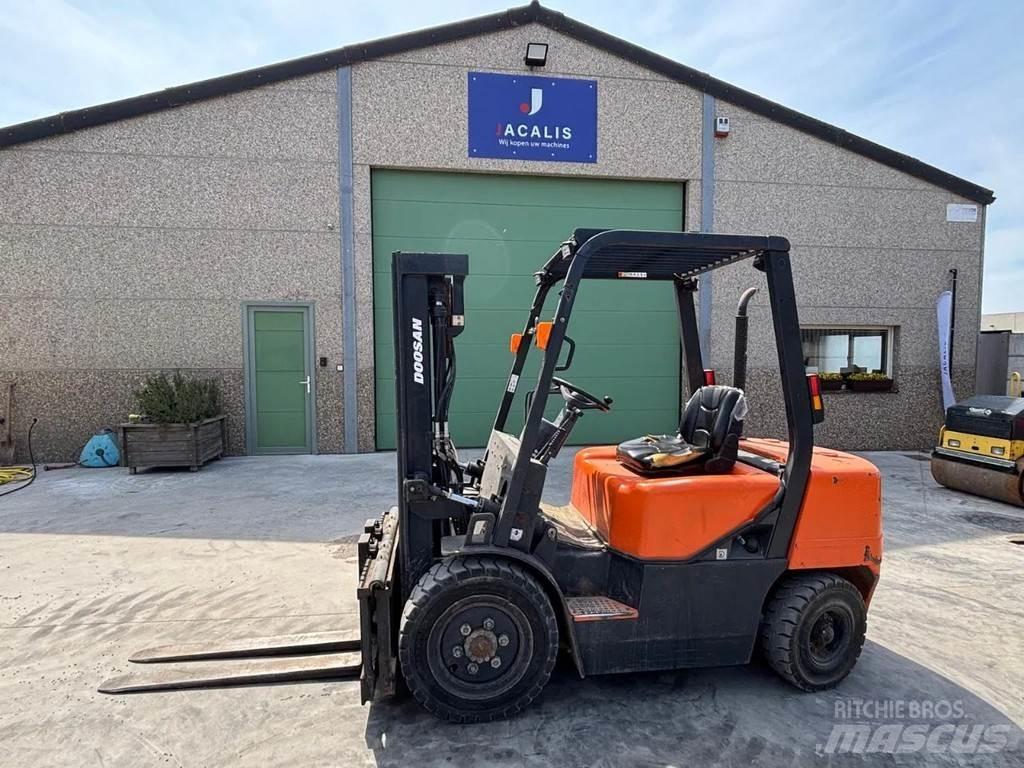 Doosan D30G D30G شاحنات ذات رافعات شوكية - أخرى