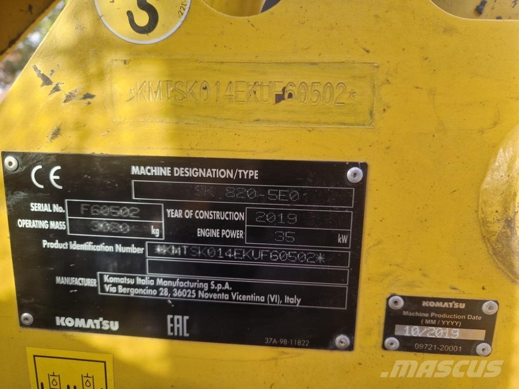 Komatsu SK 820-5 لوادر انزلاقية التوجيه