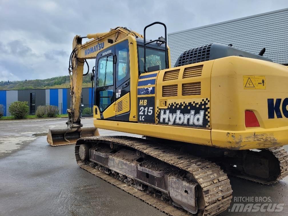 Komatsu HB 215 LC-2 حفارات زحافة