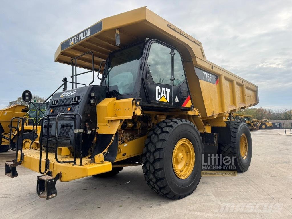 CAT 775 F شاحنات المخلفات الصلبة