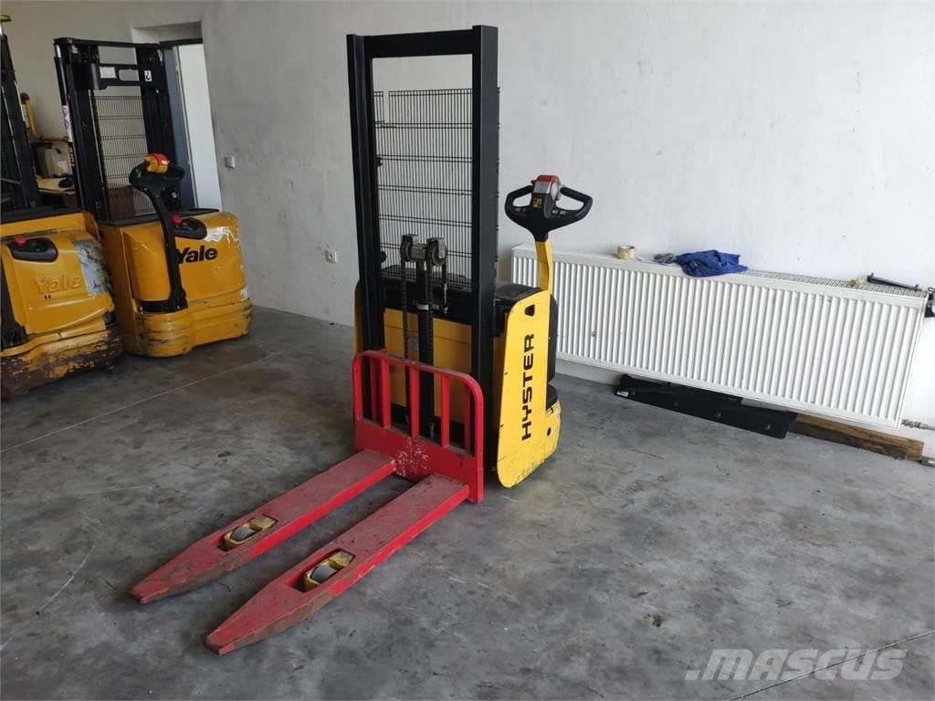 Hyster S1.0E معدات التكديس الجوالة