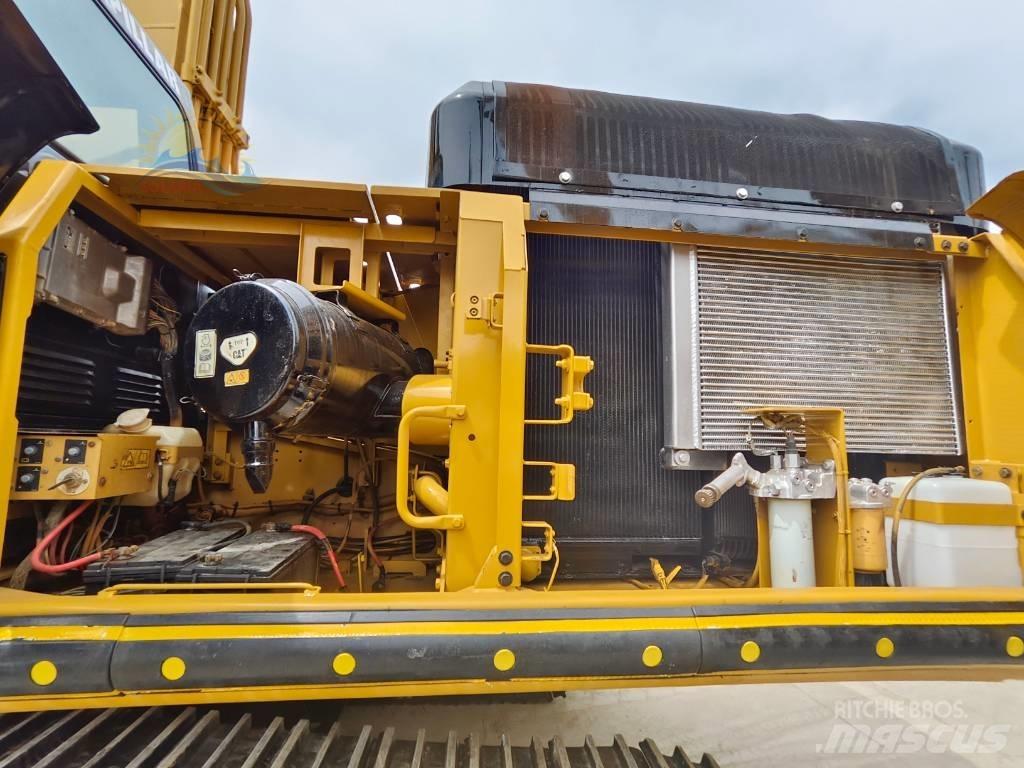 CAT 336 D حفارات زحافة