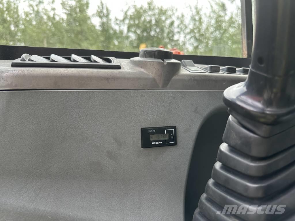 Doosan DX60 حفارات زحافة