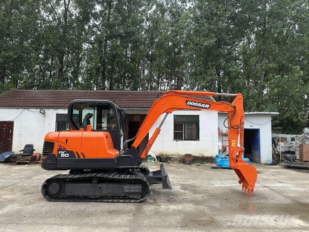 Doosan DX60 حفارات زحافة