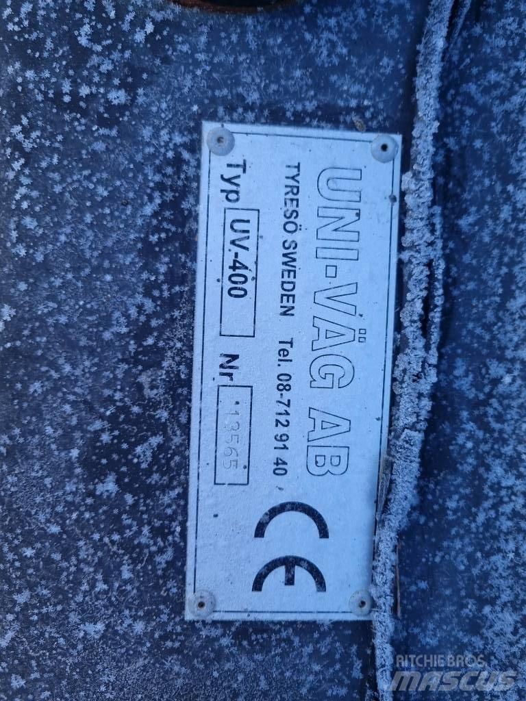 Uni-väg UV-400 كاسحات جليد