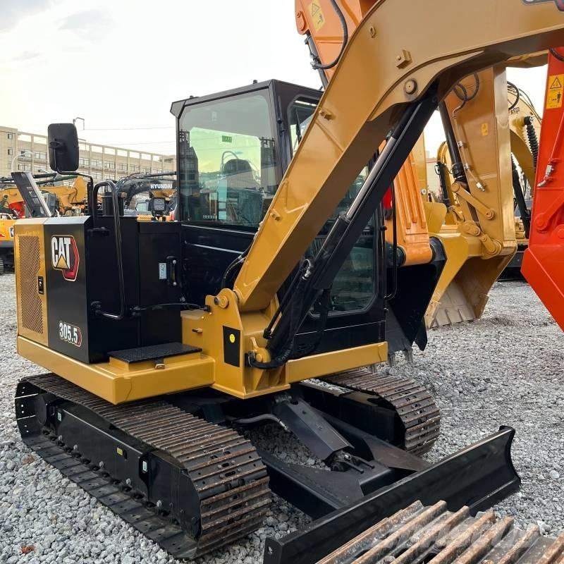 CAT 305.5 حفارات زحافة