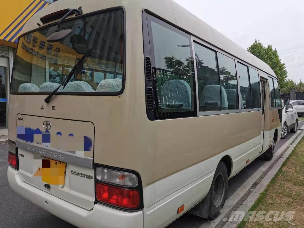 Toyota Coaster Bus حافلة صغيرة