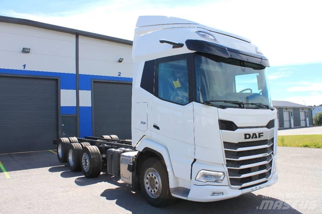 DAF XF530 FAK ADR شاحنات بمقصورة وهيكل
