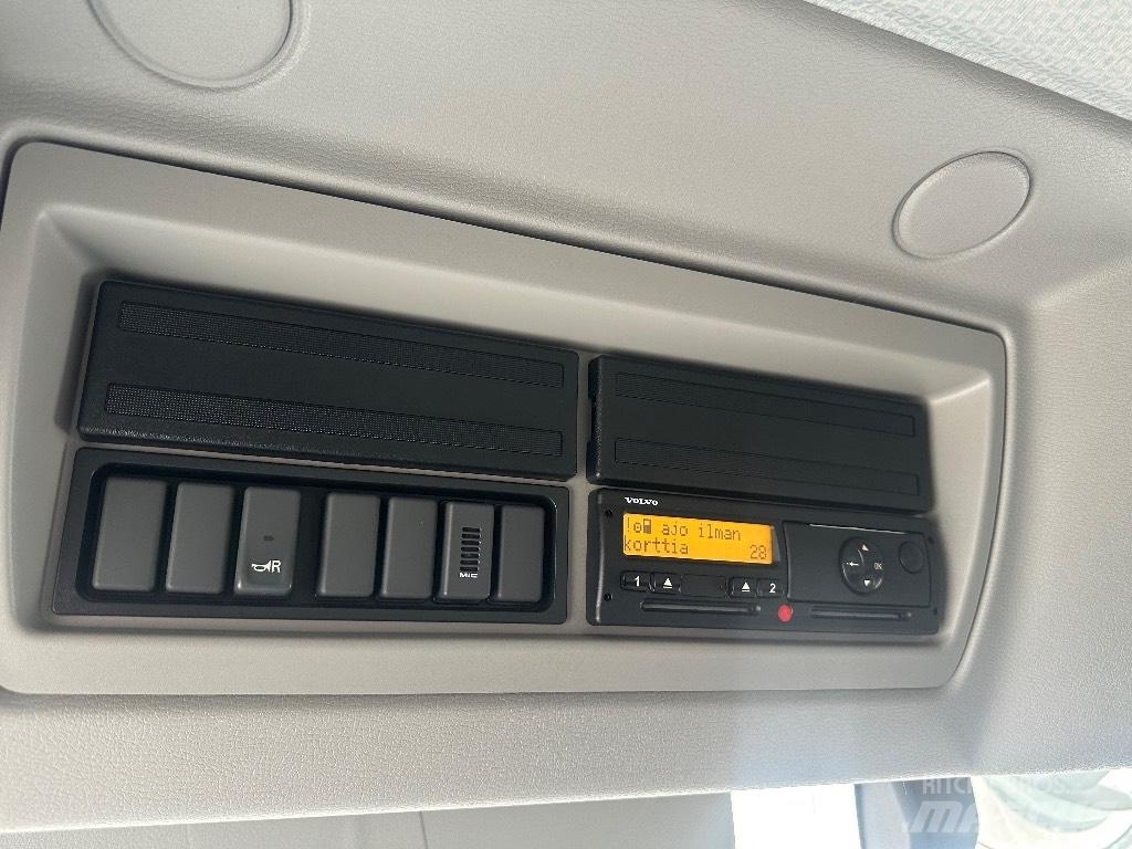 Volvo FE 320 شاحنات ذات هيكل صندوقي
