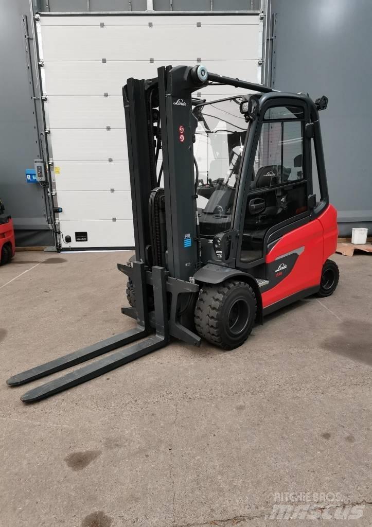 Linde E35L-01 شاحنات ذات رافعات شوكية تعمل بالكهرباء