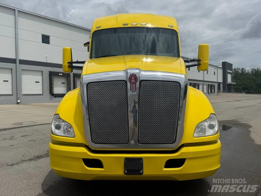 Kenworth T 680 وحدات الجر