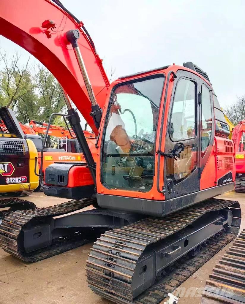 Doosan DX 140 حفارات زحافة