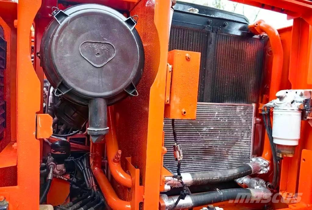 Doosan DX 140 حفارات زحافة